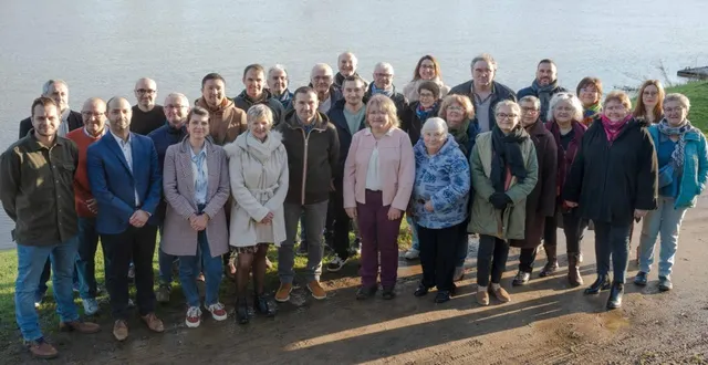 photo  sylviane duarte entourée de ses colistiers.ères. absentes : marion roncier, margaux lalande et nathalie rochepeau.  &copy;  co 