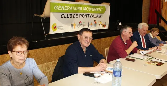 photo  serge guillemard (avec le micro) a présidé l’assemblée générale.  &copy;  le maine libre 