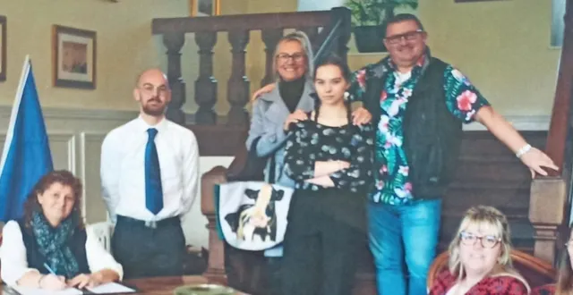 photo  les comédiens de la pièce « élise et moi ». en scène.  &copy;  ouest-france 