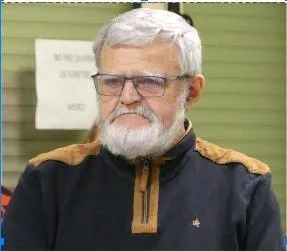 photo  louis pottier est finalement candidat à un nouveau mandat de maire.  &copy;  le maine libre 