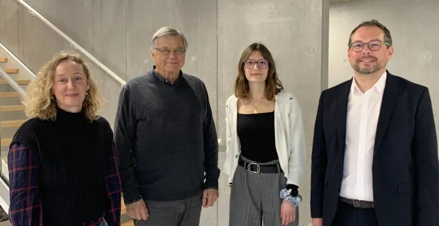 photo  de gauche à droite : florence dartyge, gilles grimaud, clarysse vigneron et jean-noël gaultier, lors de la présentation du dispositif d’hébergement temporaire chez l’habitant.  &copy;  ouest-france 