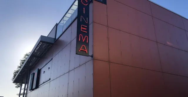 photo  le cinéma quai des images, à loudéac, clôture l’édition 2026 du festival télérama avec la projection du film « le gâteau du président ».  &copy;  archives ouest-france 