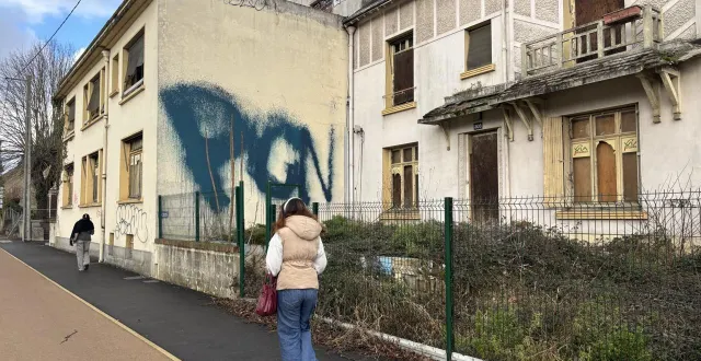 photo  la friche laissée à l’abandon avenue bollée au mans.  &copy;  ouest-france 