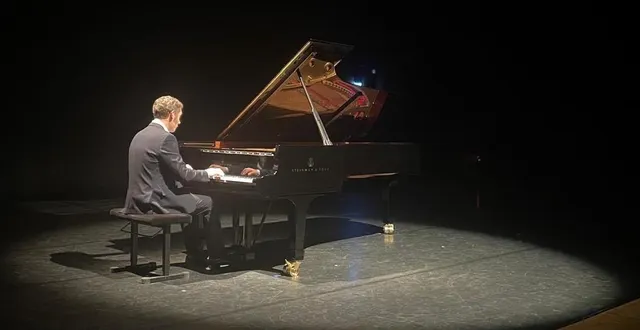 photo  geoffroy couteau a donné un concert de piano le vendredi 23 janvier 2026, salle coppélia à la flèche.  &copy;  le maine libre – louis gohin 