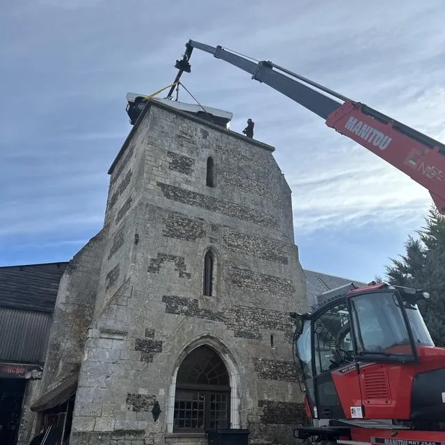 photo « mon conjoint, jean-fred gaumé m’a dit : « je vais te monter sur le toit une voiture équipée de leds, tu auras de la lumière ! »»  ©  jean-fred gaumé
