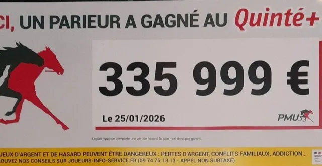 photo  le gros chèque à six chiffres placardé sur la vitrine du pmu le café de la place à blainville-sur-orne.  &copy;  facebook café de la place 