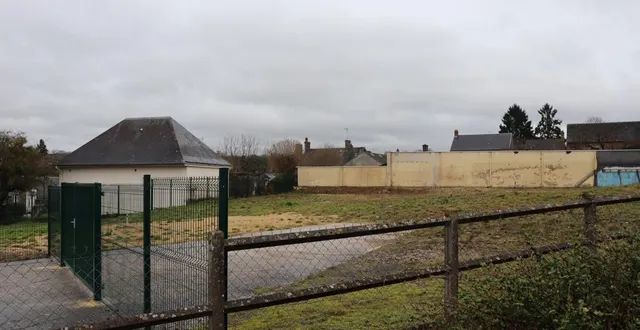 photo  friche de l’ancien site sasic, avenue du 18-juin-général-de-gaulle à putanges-le-lac.  &copy;  ouest-france 