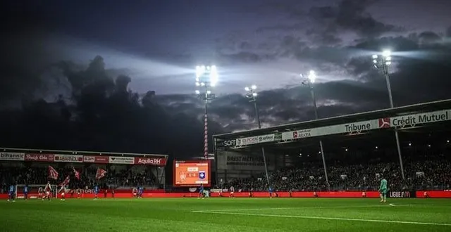 photo  la tempête ciaran a frappé de plein fouet le finistère dans la nuit du 1er au 2 novembre 2023. à brest, une partie du toit d’une tribune du stade francis-le-blé s’était envolée (photo d’archives).  &copy;  photo : guillaume saligot / ouest-france 