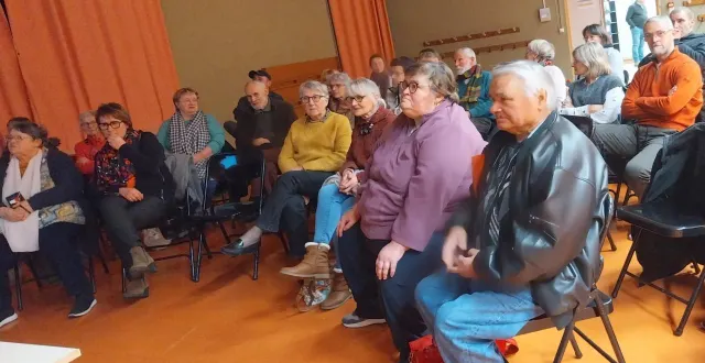 photo  le public a participé activement au débat concernant la lutte contre les addictions.  &copy;  ouest-france 
