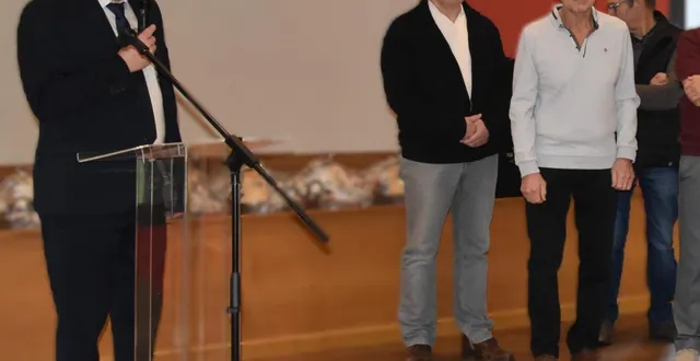 photo  derniers vœux du mandat pour dominique amiard et le conseil municipal.  &copy;  le maine libre 