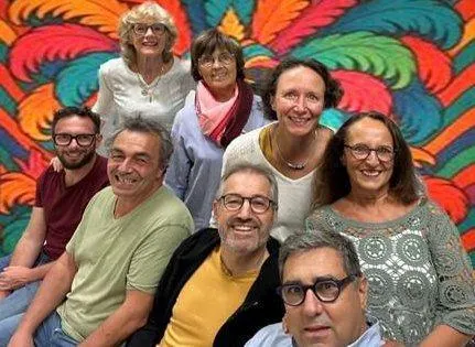 photo  les huit joyeux acteurs vont lancer leur nouvelle saison avec entrain  &copy;  co 