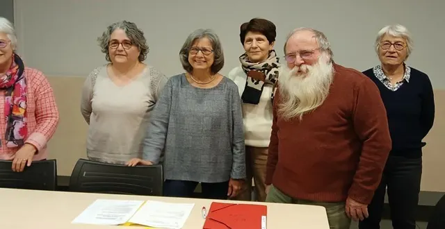 photo  à gauche, la présidente, yvette sourdille, accompagnée des membres du bureau.  &copy;  ouest-france 