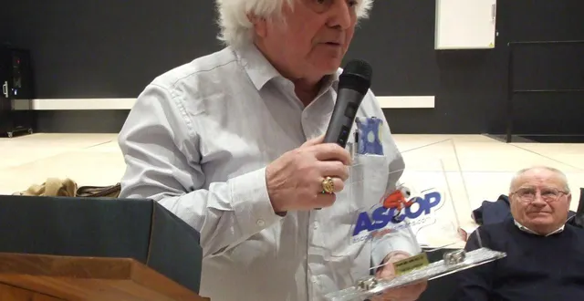 photo  alain grémillon aura reçu une plaque commémorative en témoignage de son action.  &copy;  ouest-france 