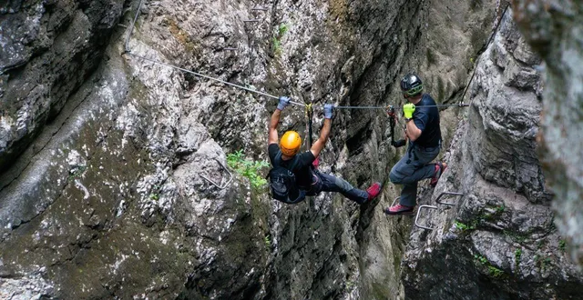 photo  un homme a été secouru par les pompiers après avoir passé une nuit entière bloqué sur une tyrolienne. photo d’illustration.  &copy;  pixabay / waldweitweb 