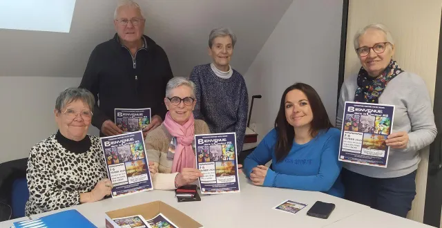 photo  autour d’audrey tusseau du centre socioculturel, alain chazerault, agnès jacob, éliane langlois, chantal raymond et françoise catroux, en réunion avant l’exposition.  &copy;  co 