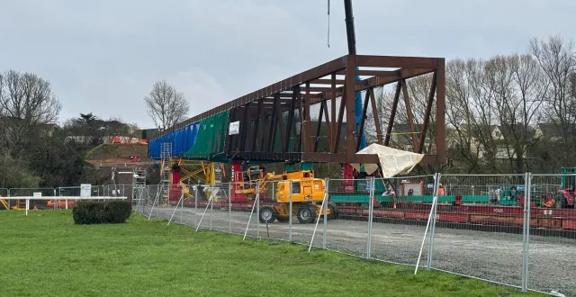 photo  le déploiement de la passerelle devait initialement avoir lieu ce mercredi matin.  &copy;  le maine libre 