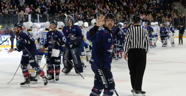 photo  matt prapavessis a marqué trois buts lors du dernier tiers-temps, mardi à cergy-pontoise.  &copy;  co - jérôme hurstel 