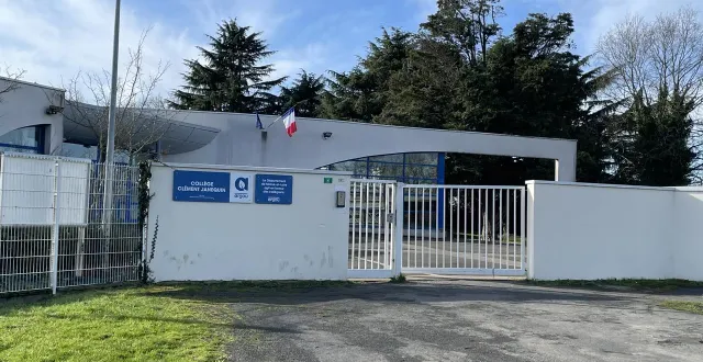 photo  le collège clément-janequin d’avrillé a été le théâtre d’une agression au couteau survenue la veille au sein de l’établissement.  &copy;  ouest-france 