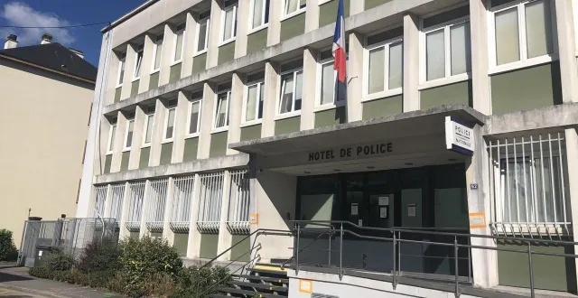 photo  l’homme menaçant de commettre un attentat à l’hôtel de police est bien connu par leurs services.  &copy;  archives ouest-france 