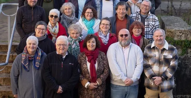 photo  muriel sabourin-benelhadj entourée des membres de la liste « vivons melle ensemble ».  &copy;  muriel sabourin-benelhadj 