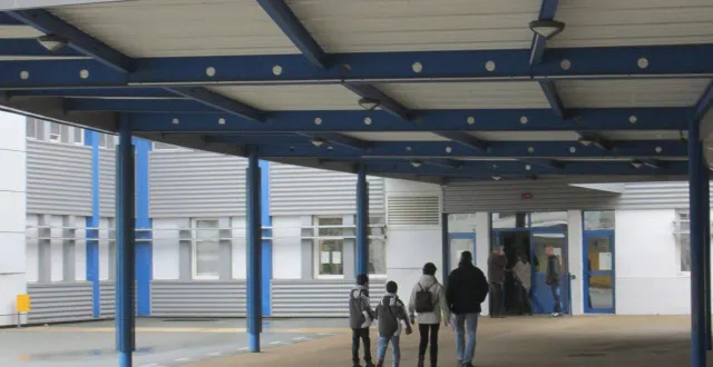 photo  un adolescent est soupçonné d’avoir blessé un collégien avec un couteau mardi 27 janvier au collège clément-janequin.  &copy;  archives co 