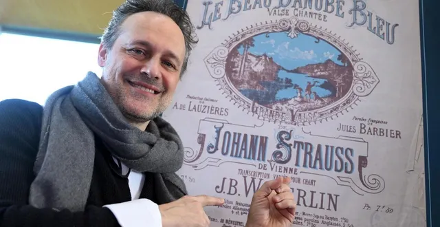 photo  la loire, « extraordinaire, vaste, changeante et découvrant un vert dont on mangerait » est devenue son fleuve depuis qu’il dirige l’onpl. mais sascha goetzel reste fidèle au danube, fleuve sur les rives duquel il est né. ce jeudi, il dirigera notamment « le beau danube bleu » de johann strauss, le fils.  &copy;  jérôme fouquet/ouest-france 