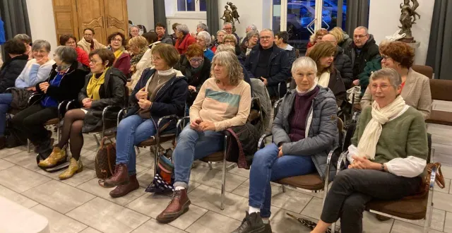 photo  les marcheurs étaient nombreux à l’assemblée générale à la salle andré-rougeyron.  &copy;  ouest-france 