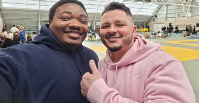 photo  deux membres du club de judo, sébastien patte et dylan tchakounte, se sont distingués au tournoi régional de granville qui a réuni plusieurs dizaines de compétiteurs de normandie samedi. sébastien finit 4e de sa catégorie -100 kg et obtient une médaille de bronze.dylan finit premier de sa catégorie + 100 kg et obtient la médaille d’or (à noter que l’année dernière il avait fini 2e de la même catégorie).  &copy;  ouest-france 