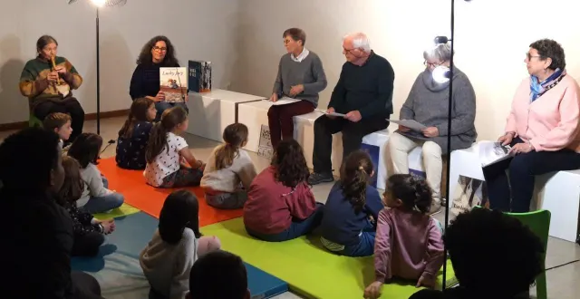 photo  une animation lecture qui a captivé le jeune public.  &copy;  co 