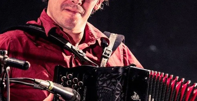 photo  gwen kivijer sera  l’un des principaux animateurs du fest-deiz.  &copy;  co. 