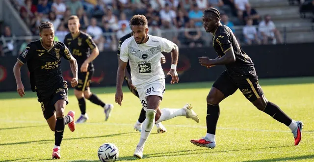 photo  jim allevinah, ici en pré saison contre lorient.  &copy;  regine lemarchand 