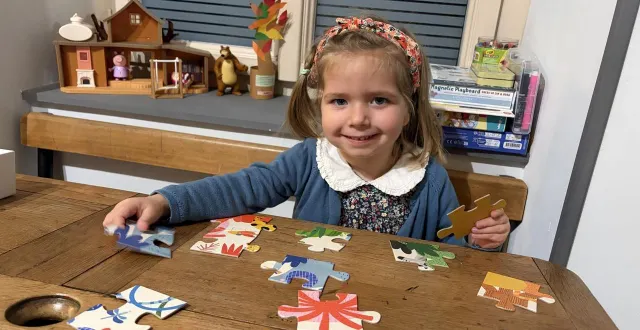 photo  née en mars 2022, la petite ava aura 4 ans quand elle va vivre sa première opération vers de nouvelles oreilles fonctionnelles.  &copy;  ouest-france 