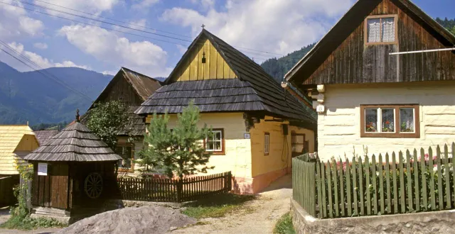 photo  les habitants de vlkolínec (slovaquie) aimeraient voir leur village 