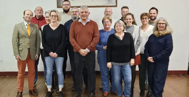 photo  de gauche à droite : raphaël alomar, laurent lesimple, laetitia ramond, sandra verhaeghe, françois xavier mille, laurent squivay, pierre-yves devillers, nicole fertray, jérôme marion, joëlle paul, ludovic damoiseau, sixtine verschoote, yolande regnier, pierre belloche et saveria tirel.  &copy;  la ferrière-bochard cap 2032 