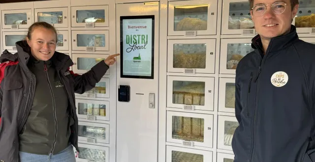 photo  mathilde et paul cotreuil ont distri local, une supérette en libre-service dans le perche ornais.  &copy;  ouest-france 