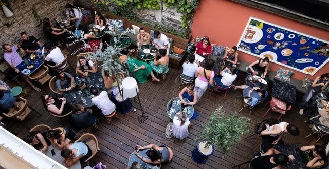 photo  le bar-restaurant la cour est notamment prisé pour sa cour intérieure.  &copy;  archives co 