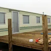 photo  une grande terrasse de 36 m2 sera disponible pour ce mobile home de six places adultes. le second comporte quatre places adultes. 