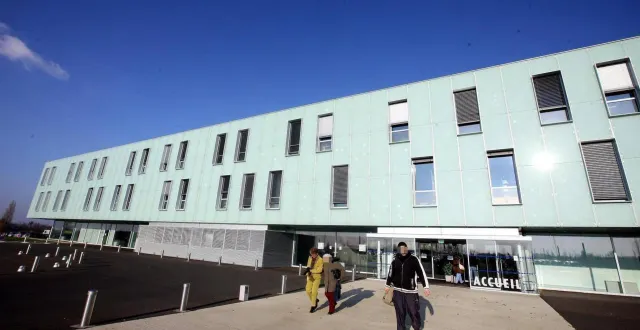 photo  hôpital du bailleul (sarthe)  &copy;  archives ml 