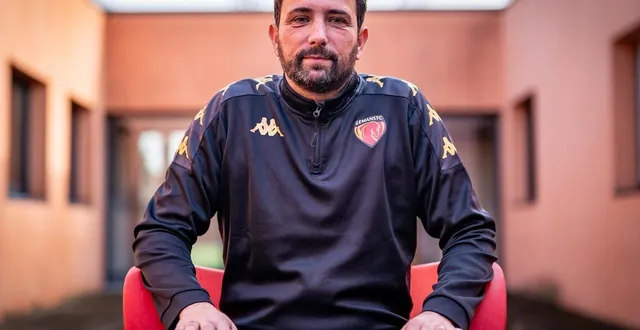 photo  cédric ligneul, entraîneur de l’équipe u18 du mans fc, au centre d’entraînement de la pincenardière, le 28 janvier 2026.  &copy;  arnaud despelchain 