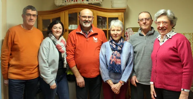 photo  le bureau du comité des fêtes de mayet, présidé par yves hubert.  &copy;  le maine libre 