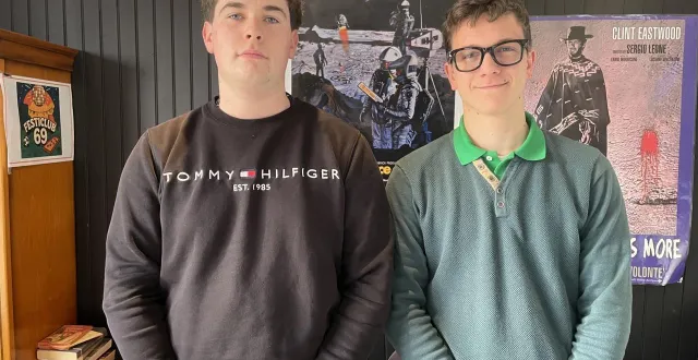 photo  alain mattei (à droite), en terminale à lannion (côtes-d’armor), compte bien devenir le futur stanley kubrick ou sergio leone. pour ça, il est aidé de son ami jules cotty qui s’occupe de l’aspect musical du film.  &copy;  ouest-france 