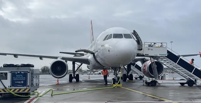 photo  à l’aéroport de nantes atlantique, les groupes électrogènes sont remplacés par des blocs électriques à quatre roues.  &copy;  ouest-france 