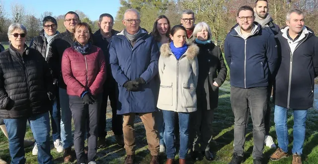 photo  la liste de pascal corvoisier demain souvigné pour les élections municipales 2026.  &copy;  ouest-france 
