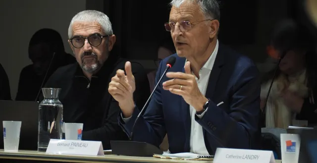 photo  bernard paineau, maire de thouars.  &copy;  archives - co antoine richard 