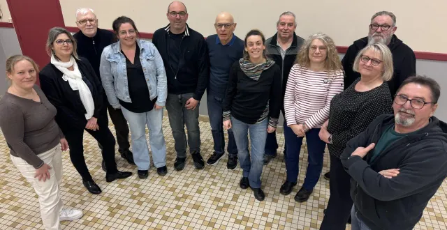 photo  de gauche à droite : pauline hardouin, sandrine leroyer, jean-pierre gosselin, justine burgos, mickaël lainé, michel germain, margaux parcineau, noël tapin, isabelle leportier, jean landais, isabelle beauclair, dominique leveillé.  &copy;  ouest france 