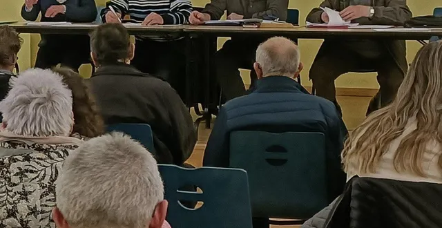 photo  les comices agricoles en assemblée générale.  &copy;  ouest-france. 