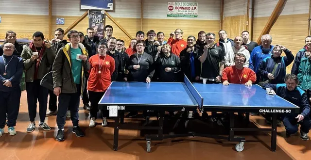 photo  il y avait beaucoup de monde et une belle ambiance à la journée paratennis des ponts-de-cé.  &copy;  co 