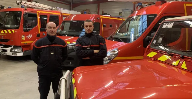 photo  yann waflart et aurélien petiteau au sein du garage.  &copy;  co 