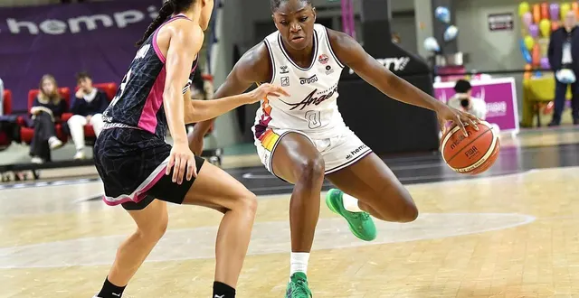 photo  l’ufab ne mise pas seulement sur le pouvoir offensif d’anna ngo ndjock.  &copy;  co - michel durigneux 