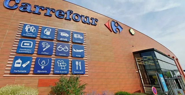 photo  le magasin carrefour saint-serge à angers (maine-et-loire) a été ciblé par une tentative de vol.  &copy;  archives 